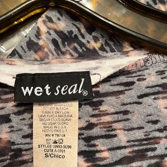 WET SEAL ANIMAL PRINT BURNOUT TEE - Picture 5 of 5